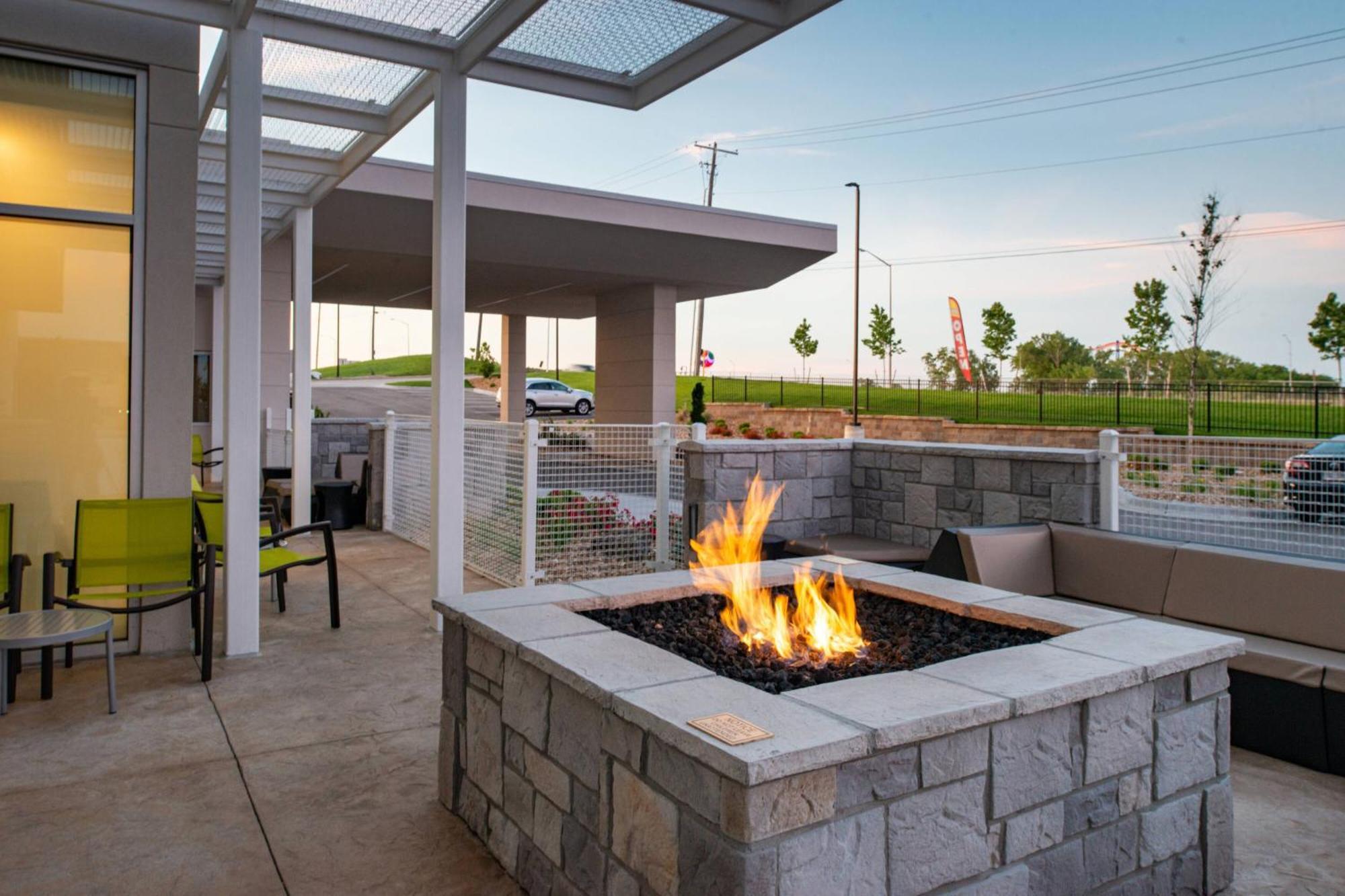Springhill Suites By Marriott Kansas City Northeast Esterno foto